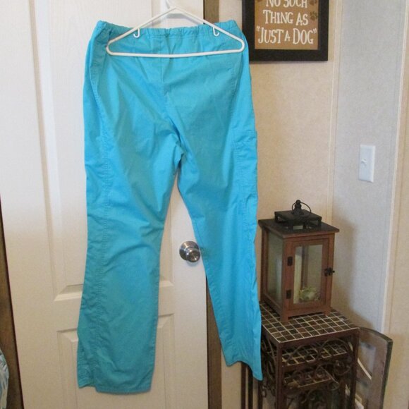 Cherokee Matching Scrub Set - Picture 10 of 11